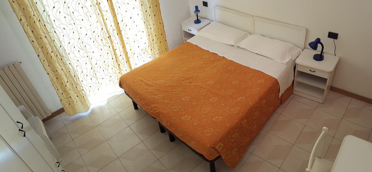 Residence Monaco Appartamenti Rimini Buitenkant foto