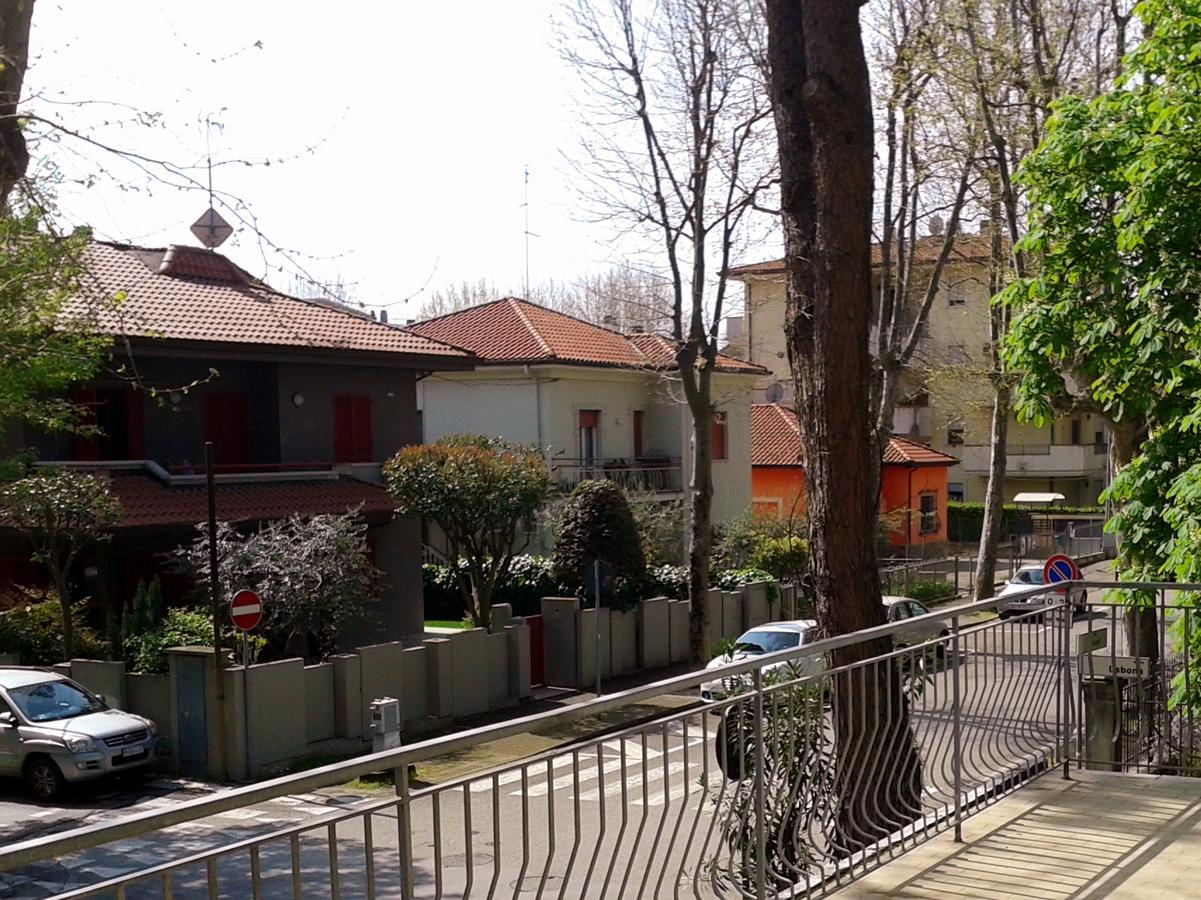 Residence Monaco Appartamenti Rimini Buitenkant foto